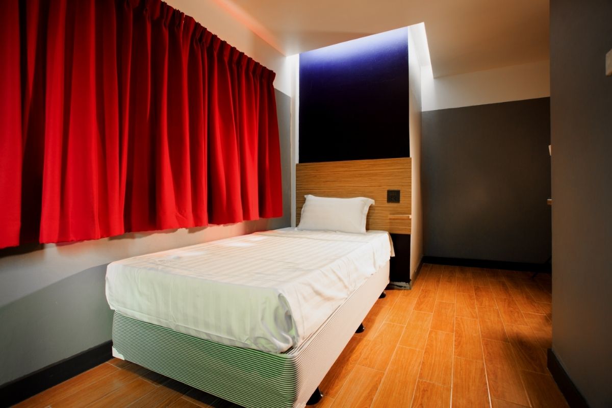 Decoração de quarto de adolescente menino — Reprodução Canva
